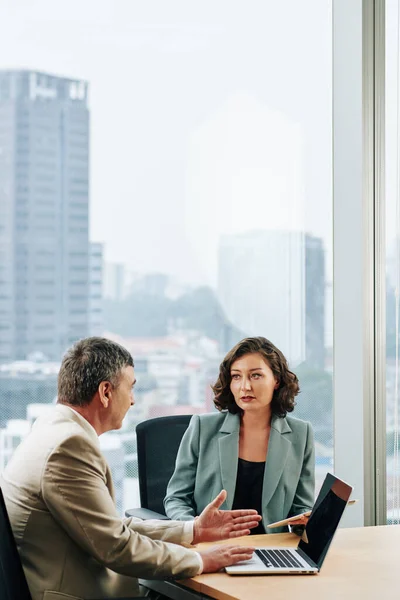 Serious Big Company Ceo Coo Discussing Strategy Development Meeting — Stock Photo, Image