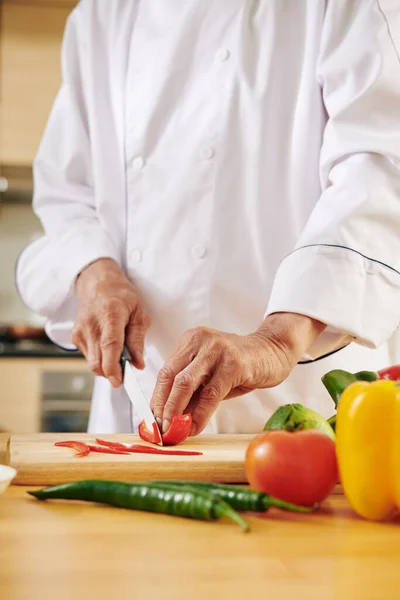 Professional Chef White Jacket Cutting Red Bell Pepper Tasty Healthy — Stock Photo, Image