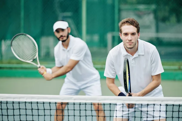 Doubles Team Tennis Players White Sportswear Ready Hit Ball — Stock Photo, Image