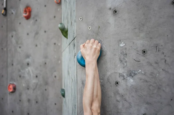 Mano Escalador Muscular Primer Plano Del Agarre Pared Escalada Bouldering —  Fotos de Stock