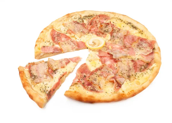 Pizza Carbonara Com Parmesão Mussarela Bacon Presunto Orégano Limão Uma — Fotografia de Stock