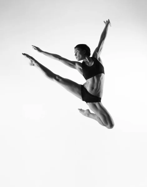 Gymnast Springen Zwart Ondergoed — Stockfoto