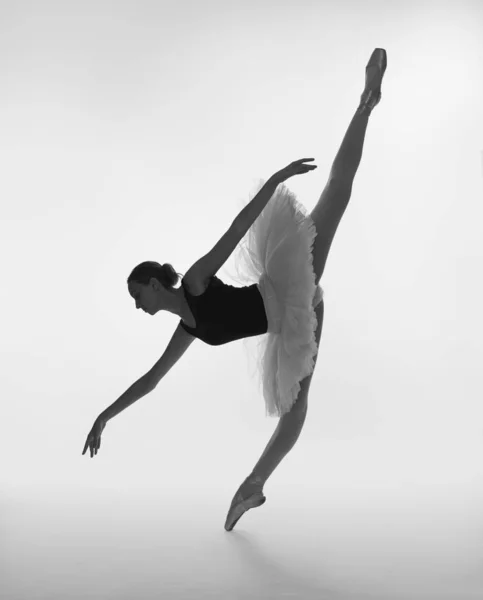 Balerina Tańczy Balecie Tutu Pointe — Zdjęcie stockowe