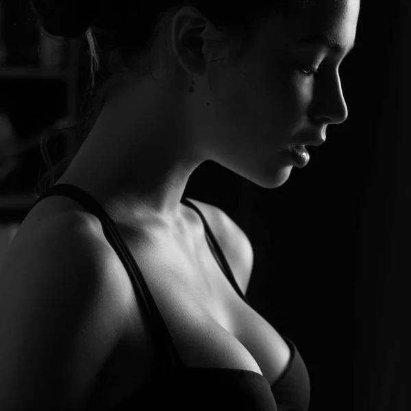 Retrato Una Hermosa Chica Perfil Foto Blanco Negro — Foto de Stock