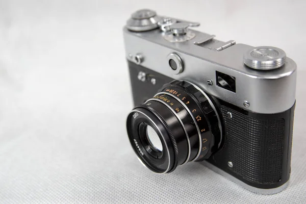 Oude Camera Met Lens Een Witte Achtergrond — Stockfoto