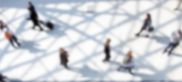Pendolari a piedi, vista panoramica di un gruppo di persone . — Foto Stock
