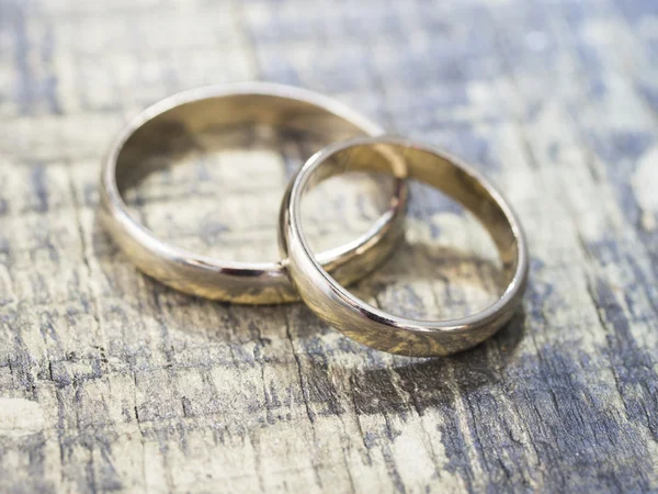 Golden wedding rings — Stock Photo, Image