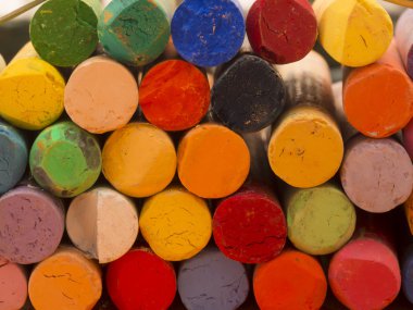 renkli sanatsal boya kalemi