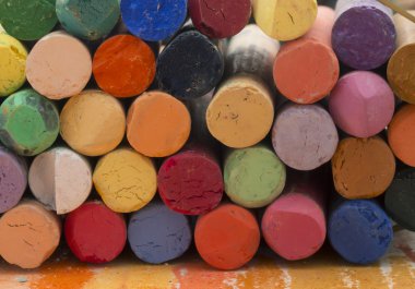 renkli sanatsal boya kalemi