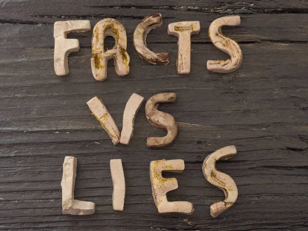 Fake Vs Lies, fake news concept — Stock Photo, Image
