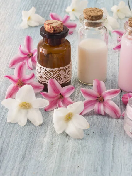 Natürliche florale Kosmetik — Stockfoto