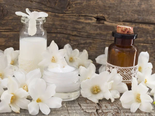 Natürliche florale Kosmetik — Stockfoto