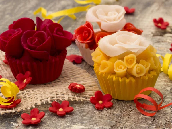 Cupcake em um arranjo vintage — Fotografia de Stock