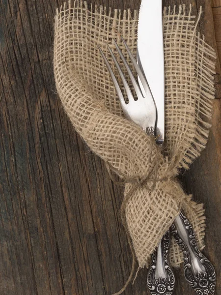 Fourchette et couteau sur la table — Photo