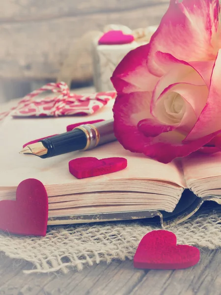Escribir cartas de amor —  Fotos de Stock