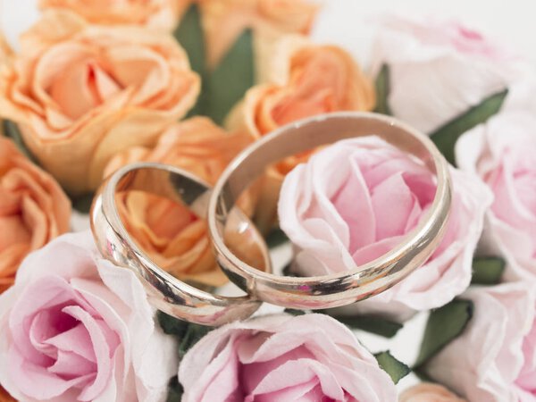 golden wedding rings