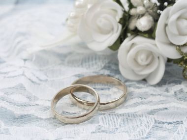 Altın alyans, aşk kavramı