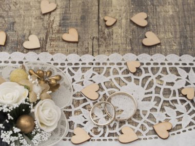 Altın alyans, aşk kavramı