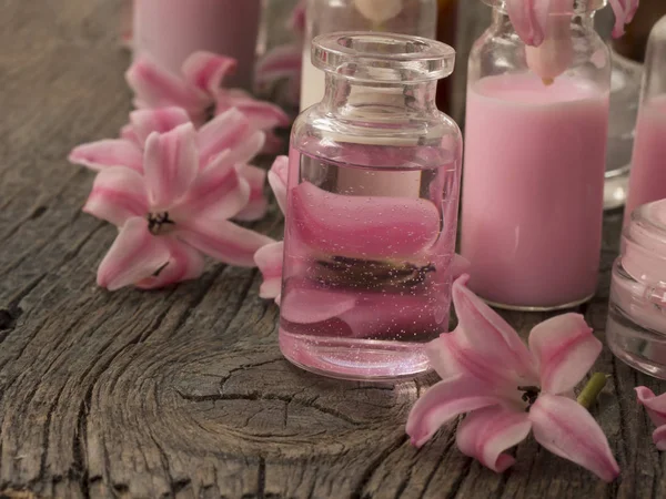 Kosmetyki Naturalne Świeże Jak Koncepcja Kwiaty Wiosny — Zdjęcie stockowe