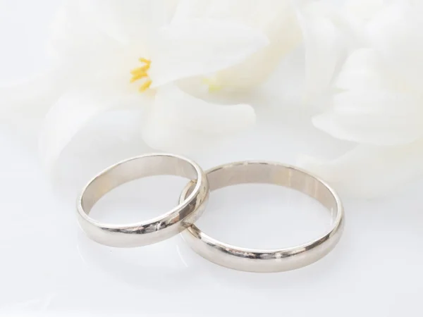 装饰结婚戒指 — 图库照片