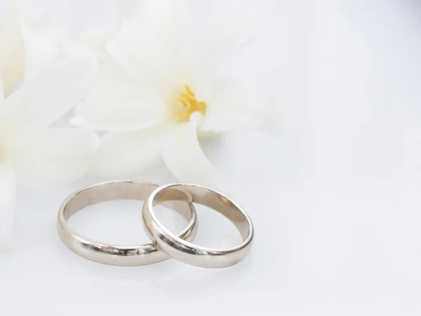 装飾の結婚指輪 — ストック写真
