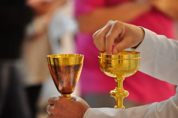 Wein Und Brot Der Eucharistie — Stockfoto