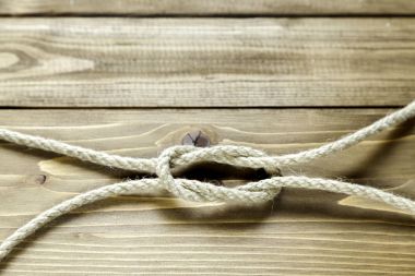 Büyükanne düğüm ahşap üzerine