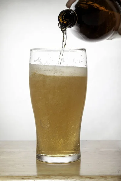 Склянка пива і пляшка пива — стокове фото