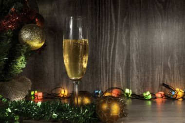 Şampanya ve ışıklar