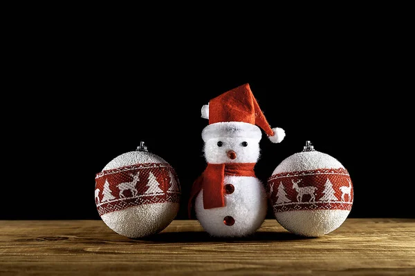Snowman y bolas de Navidad — Foto de Stock