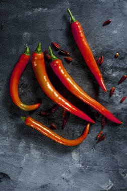 taze kırmızı baharatlı biber ve arnavut biberi