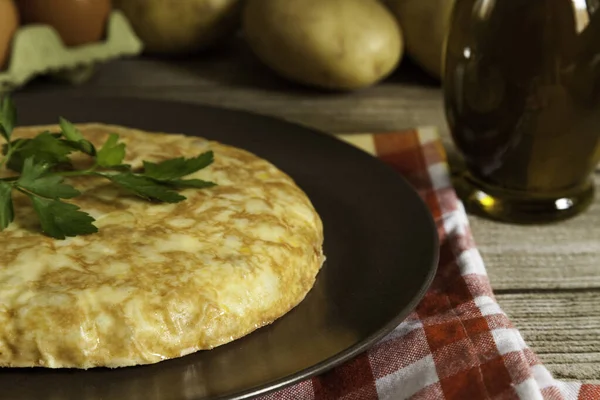 Omelette Espagnole Dans Une Assiette Close Ingrédients Pommes Terre Œufs — Photo