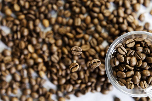 Selective Focus Coffee Beans Coffee Beans Glass Cup Unfocused Background — Stock Photo, Image
