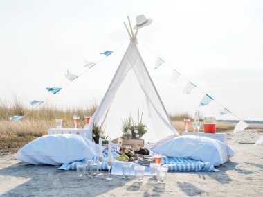 İki Kişilik romantik kamp gezisi