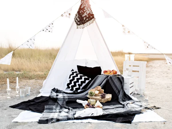 Summer glamuoros camping. — Stock Photo, Image