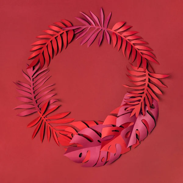 Circle from paper cut tropical leaves. — Stock Photo, Image