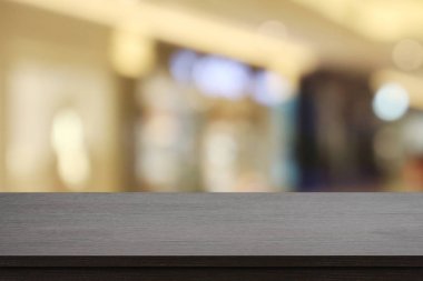 Alışveriş merkezinin odaklanmamış bulanık arka planı