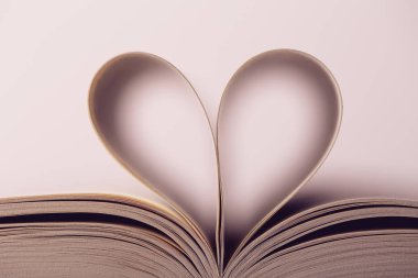 Kalp kitap sayfa vintage etkisi tarzı resimleri