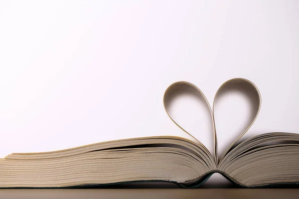 Heart Book Page Closeup — Stock Photo, Image