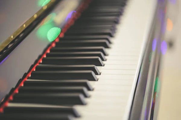 Primer Plano Del Teclado Del Piano — Foto de Stock