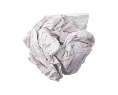 Buruşmuş kağıt beyaza izole edilmiş.