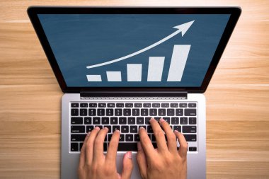 Grafik üzerinde dizüstü bilgisayar monitörü