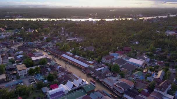 Ampawa Floating Market, Samutsongkhram, Tailândia . — Vídeo de Stock