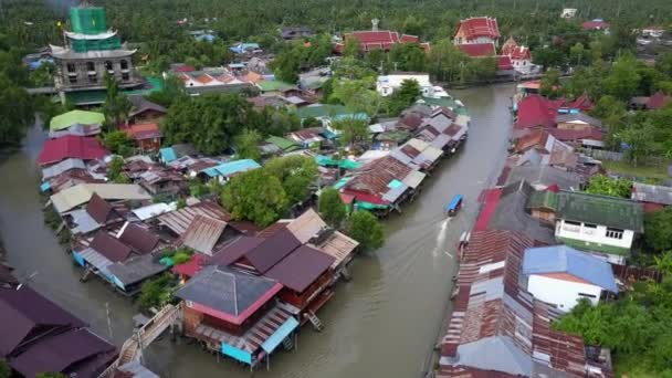 泰式房屋水上市场，Samutsongkhram，泰国. — 图库视频影像