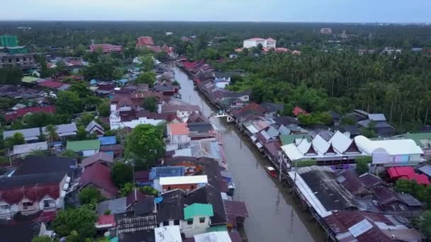 Ampawa Floating Market, Samutsongkhram, Thailand. — Stock Video