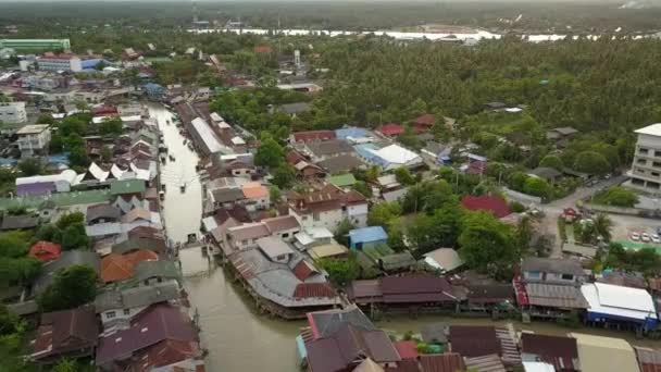 Ampawa yüzen Pazar, Samutsongkhram, Tayland. — Stok video