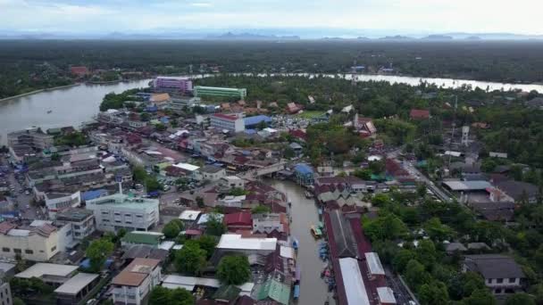 泰式房屋水上市场，Samutsongkhram，泰国. — 图库视频影像