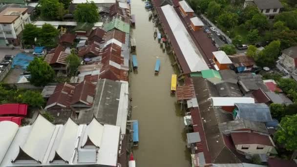 泰式房屋水上市场，Samutsongkhram，泰国. — 图库视频影像