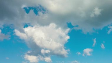 Hareketli bulut timelapse 