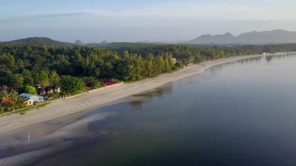 Thung Wao Lan beach, Chumphon, Thaiföld. — Stock videók
